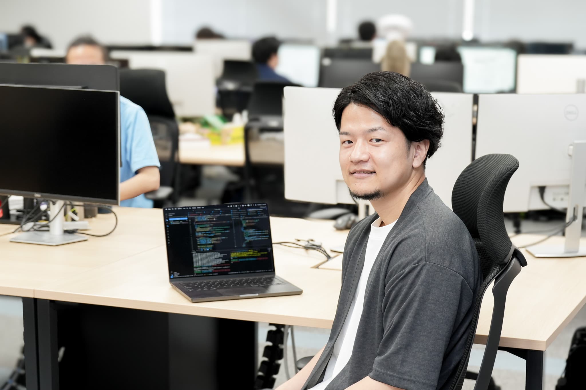 実力主義の環境でハイレベルなエンジニアと共に働く ー 安定よりも自主的に学び続けられる仕事を