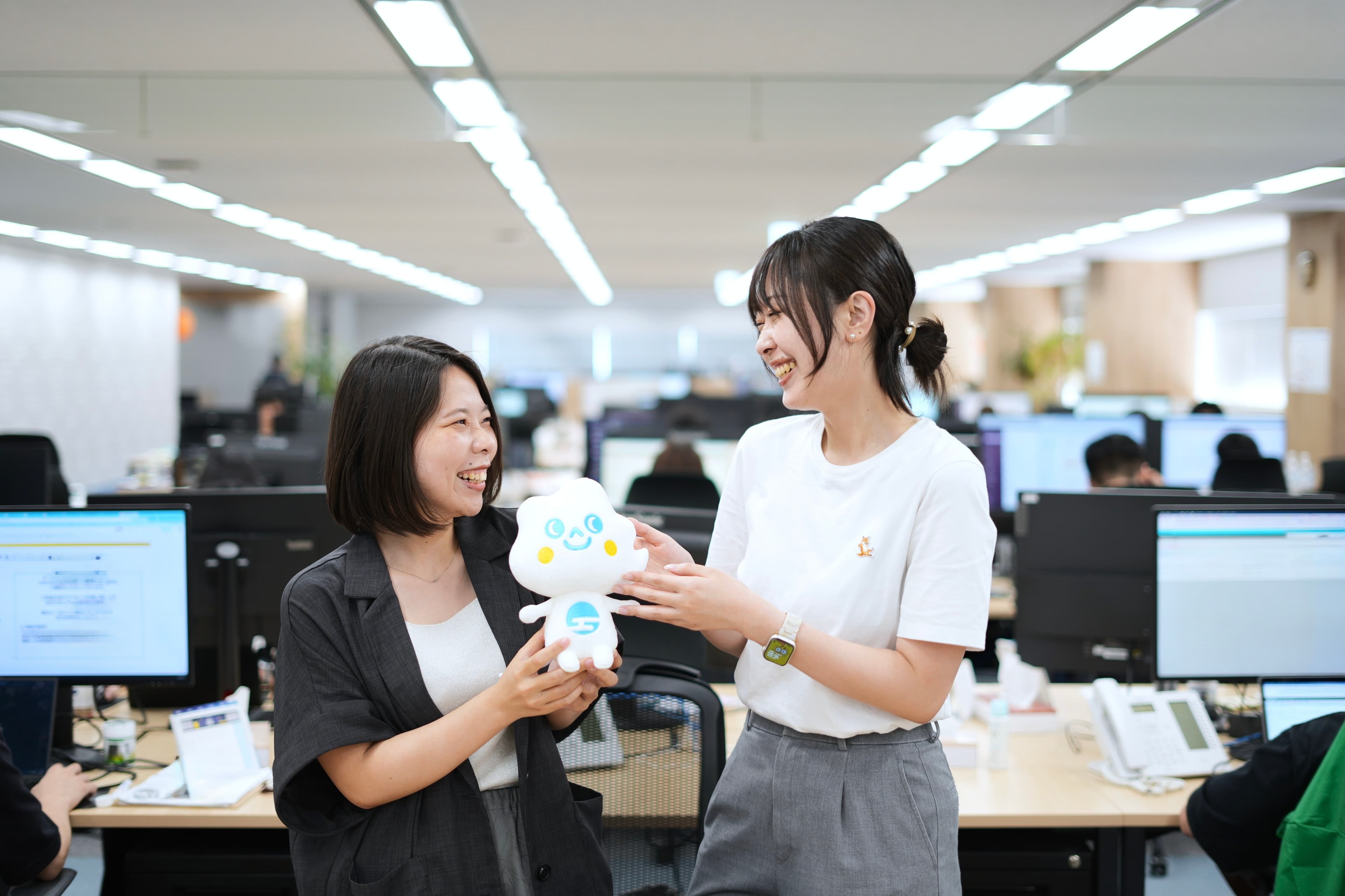 コンテンツの力で「困らない」をつくる ー 1.8万契約をわずか6人で支えるCSが見出した、顧客を最短で成功に導くお客様対応の一歩先